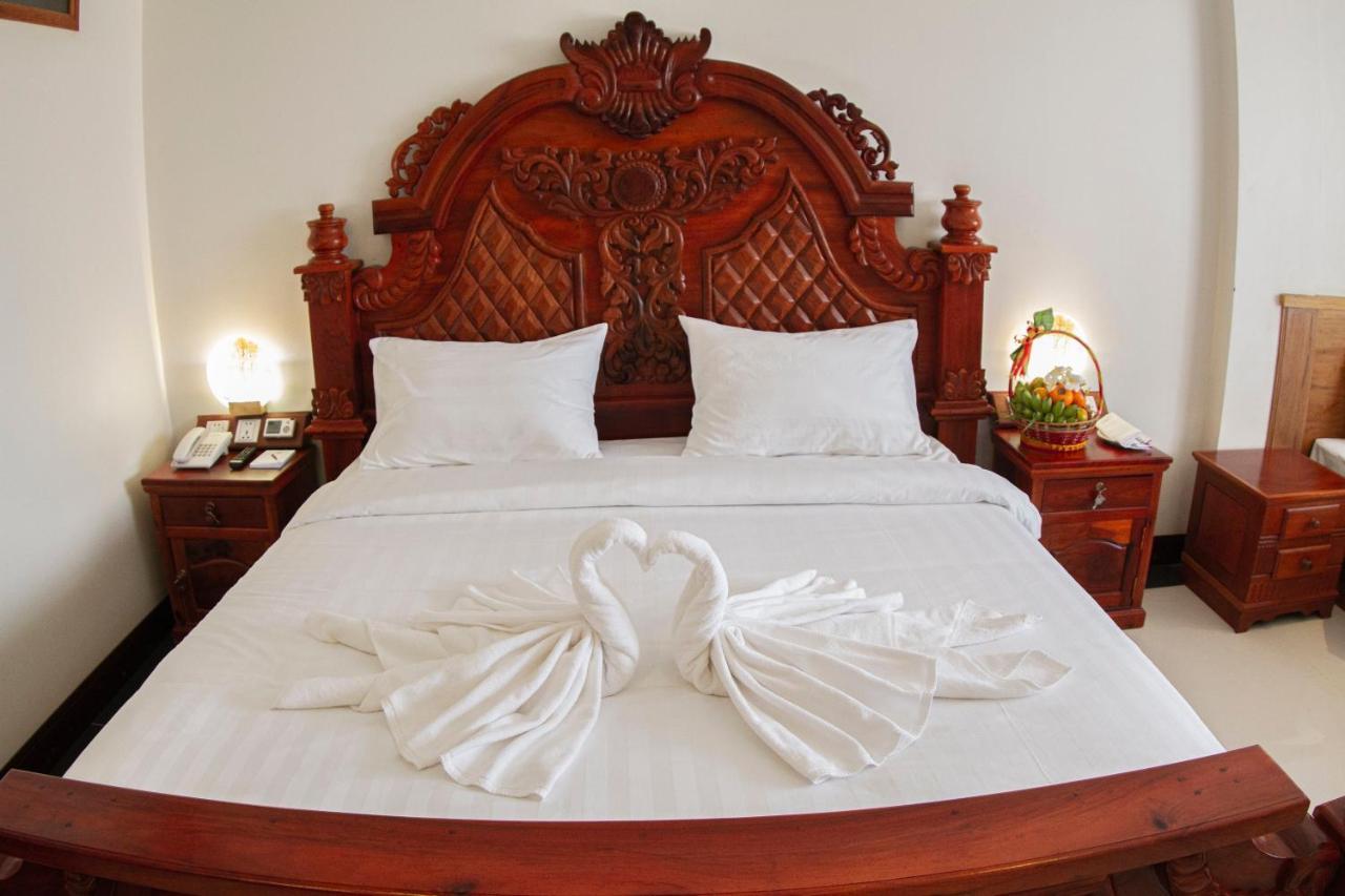 Kampong Thom Palace Hotel エクステリア 写真