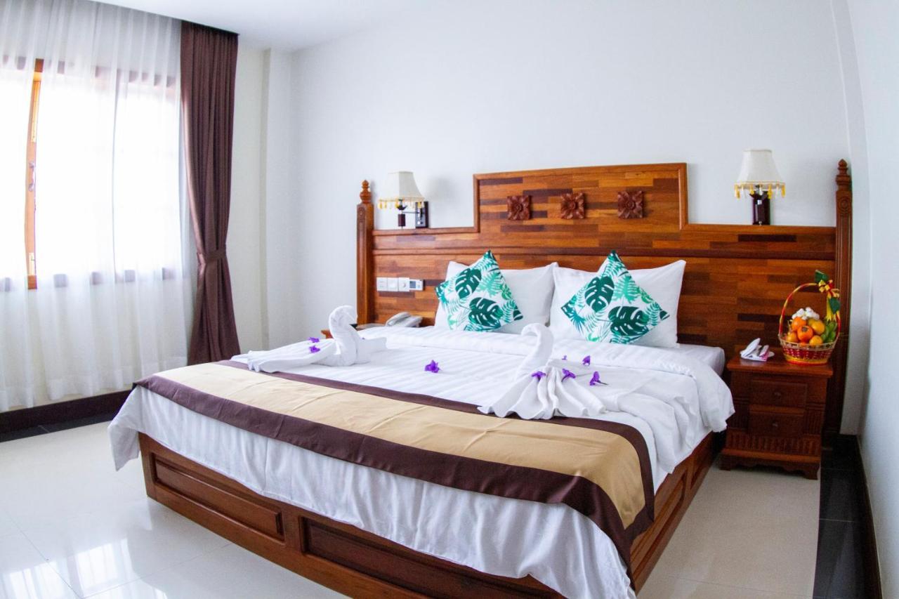 Kampong Thom Palace Hotel エクステリア 写真