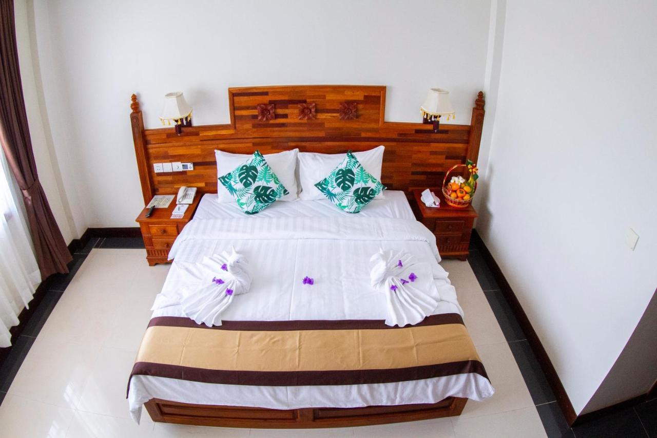 Kampong Thom Palace Hotel エクステリア 写真