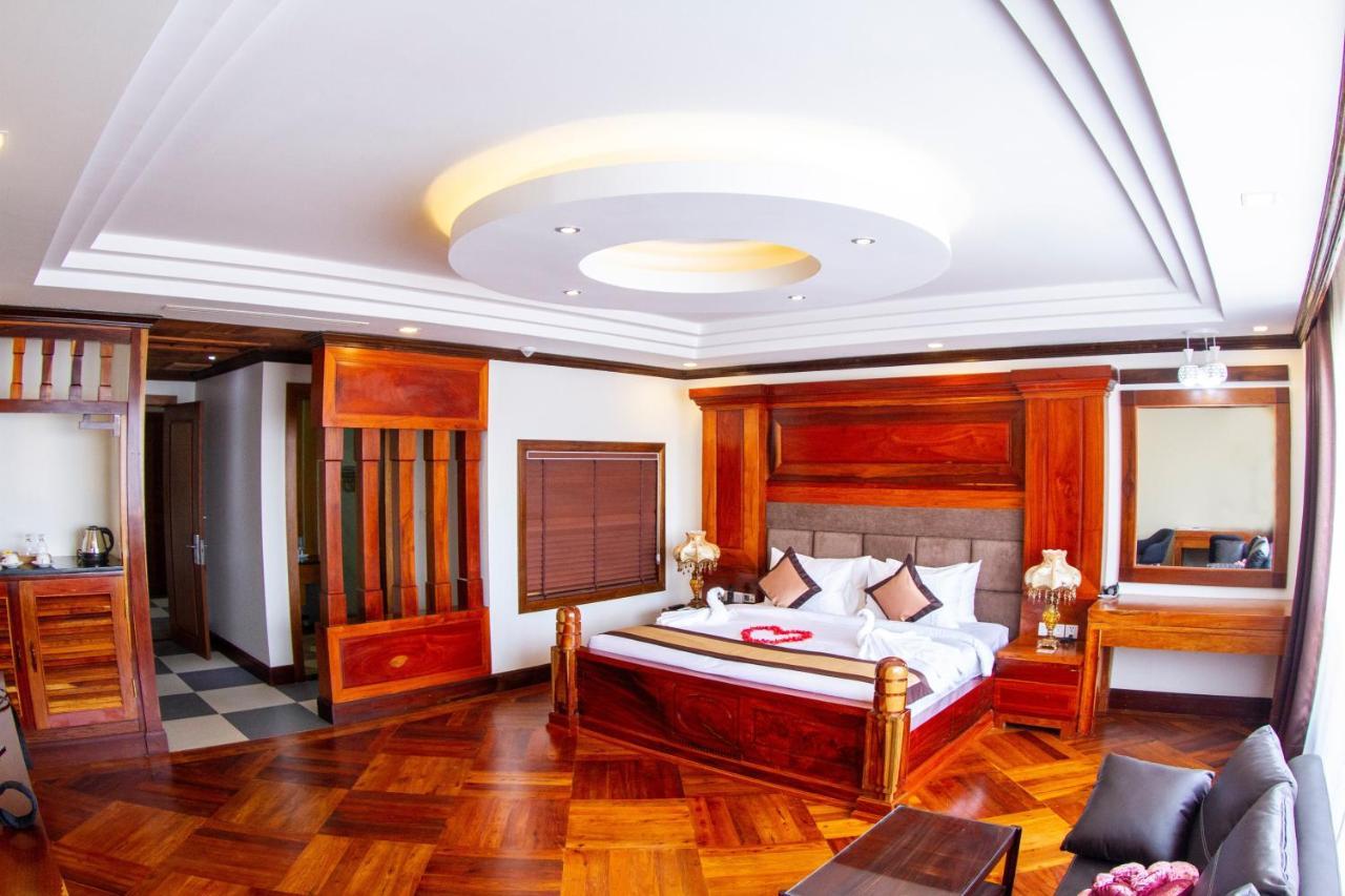 Kampong Thom Palace Hotel エクステリア 写真