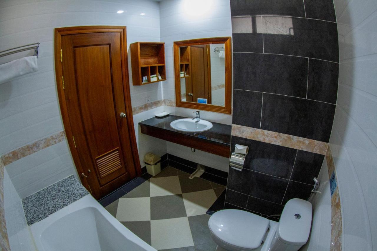 Kampong Thom Palace Hotel エクステリア 写真