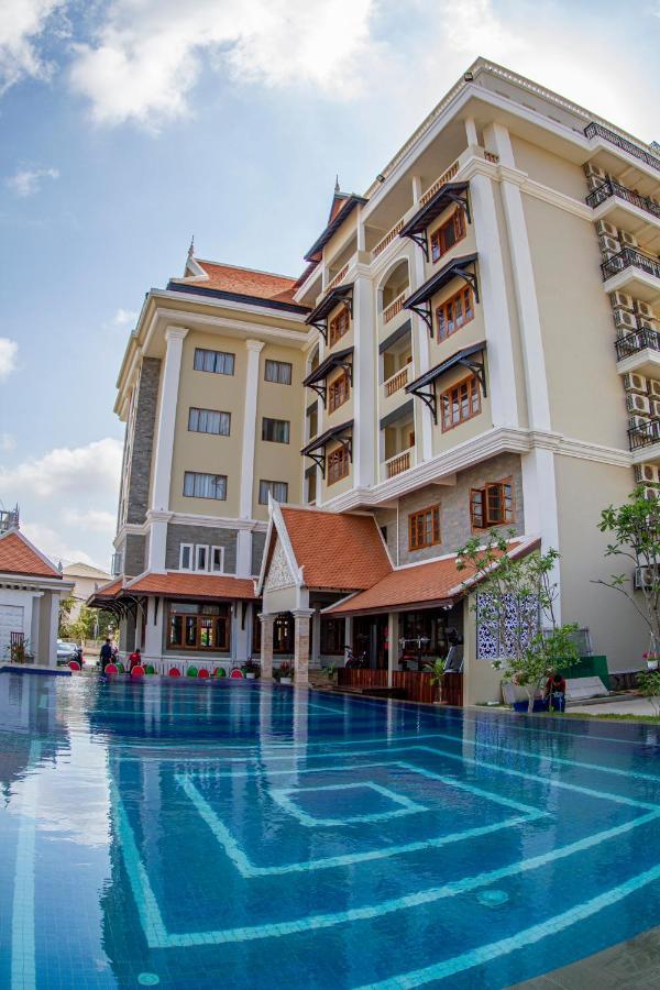 Kampong Thom Palace Hotel エクステリア 写真