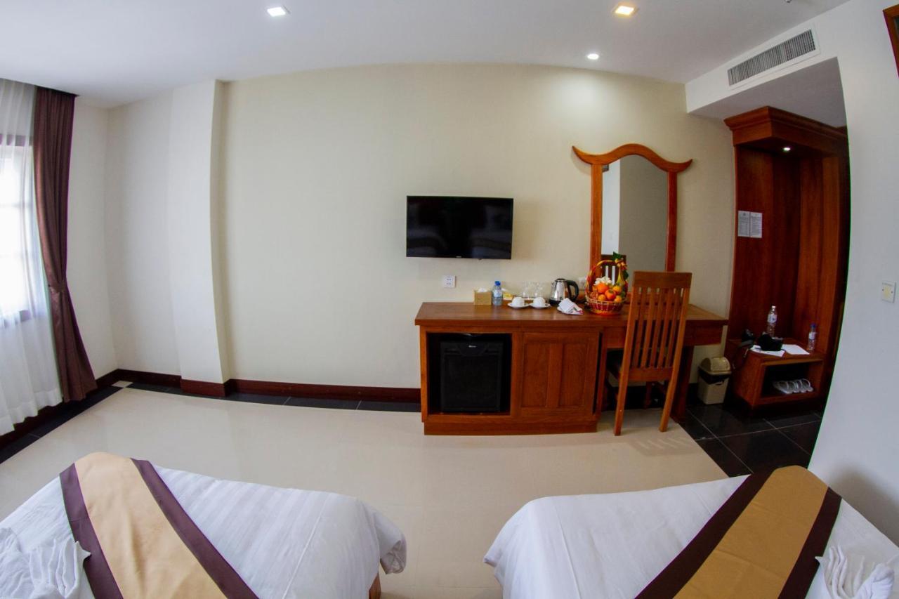 Kampong Thom Palace Hotel エクステリア 写真