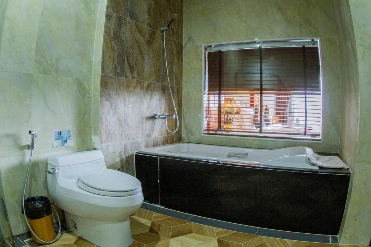 Kampong Thom Palace Hotel エクステリア 写真