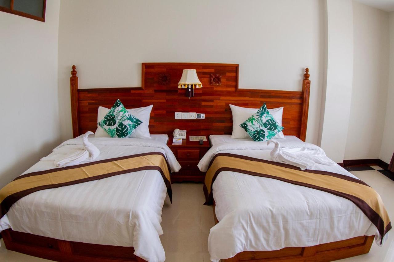 Kampong Thom Palace Hotel エクステリア 写真
