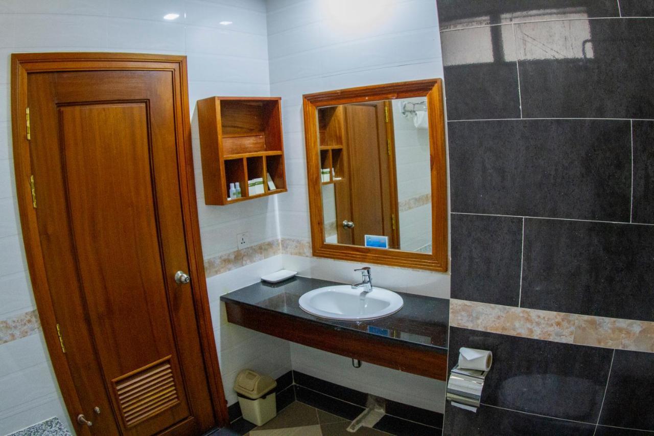 Kampong Thom Palace Hotel エクステリア 写真