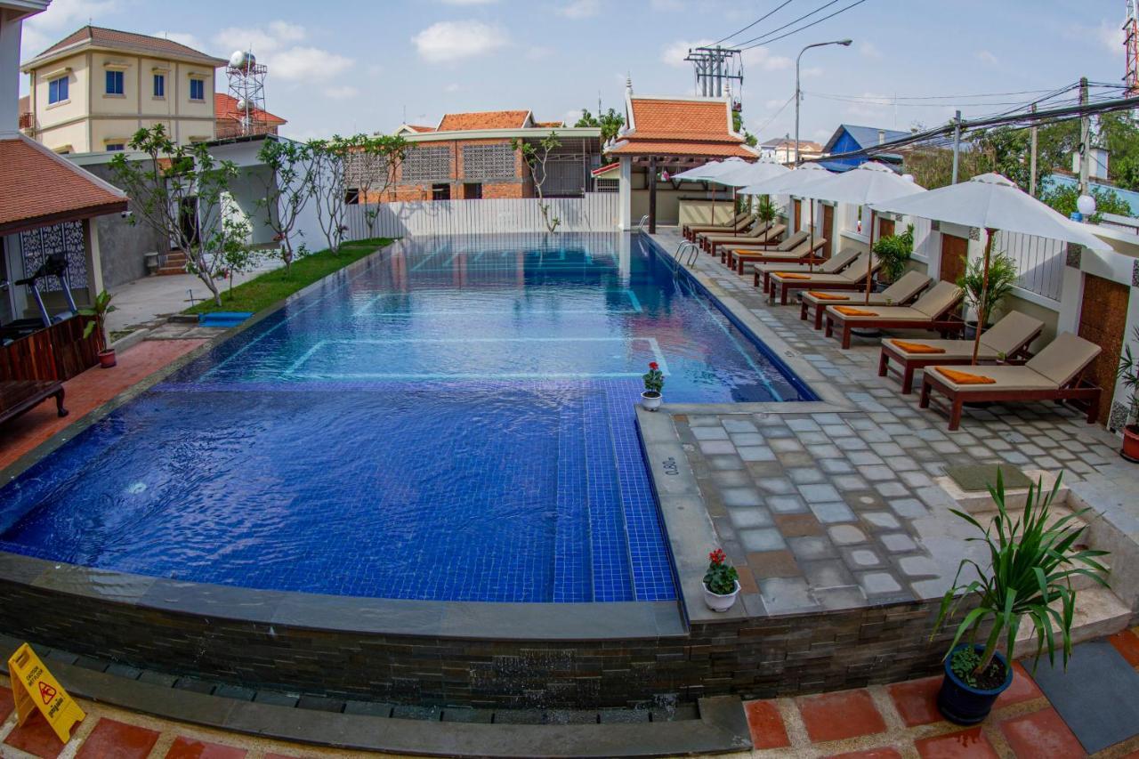 Kampong Thom Palace Hotel エクステリア 写真