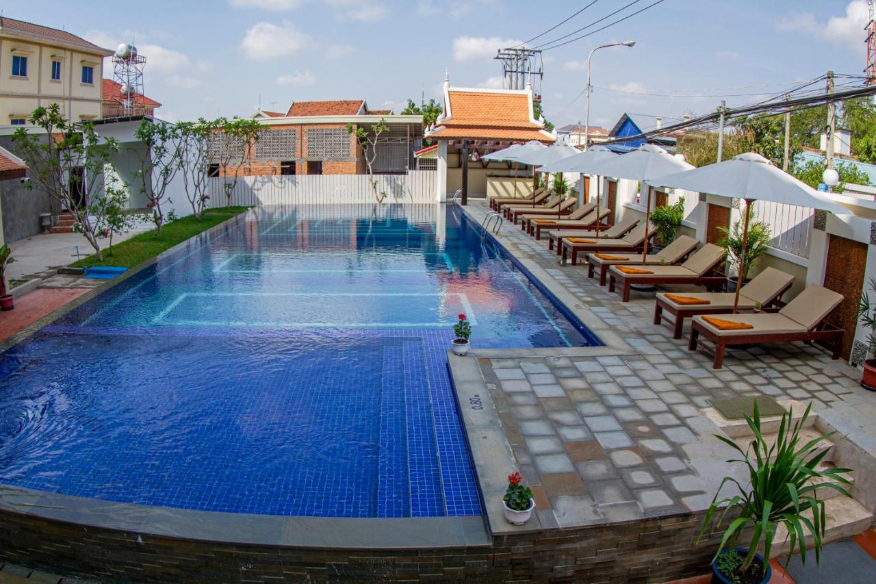 Kampong Thom Palace Hotel エクステリア 写真