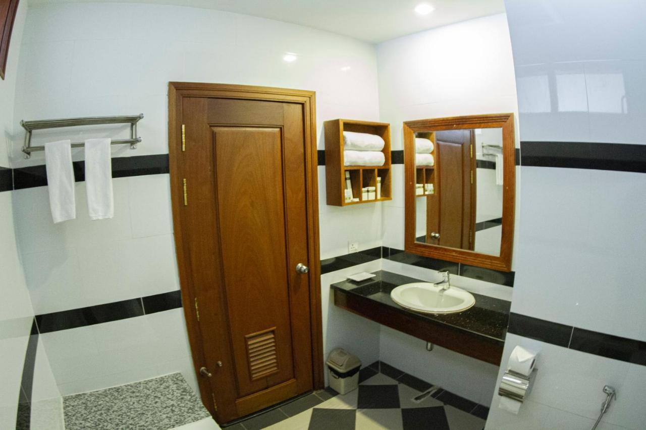 Kampong Thom Palace Hotel エクステリア 写真
