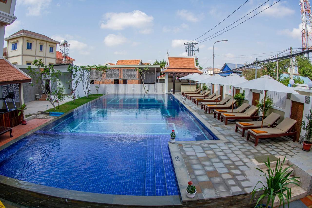 Kampong Thom Palace Hotel エクステリア 写真