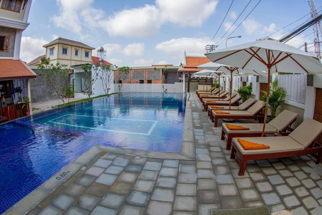 Kampong Thom Palace Hotel エクステリア 写真