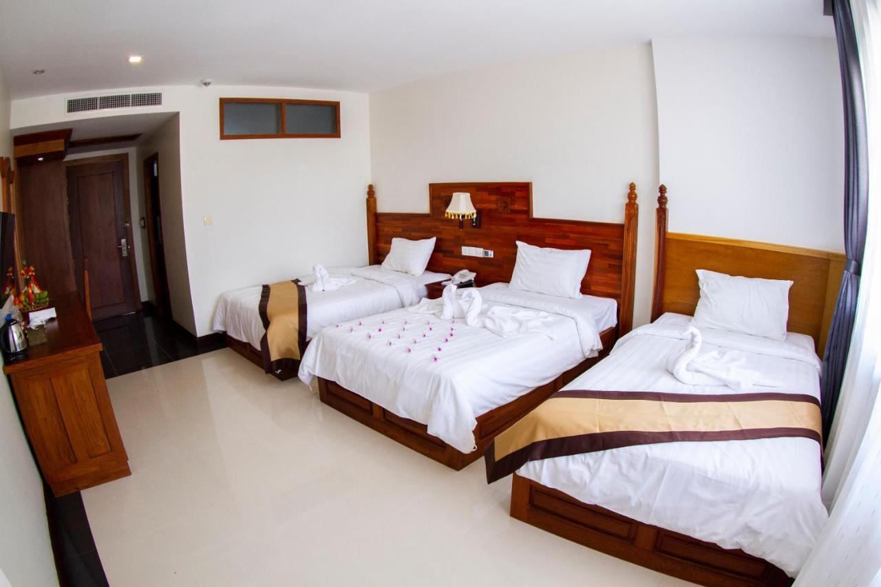Kampong Thom Palace Hotel エクステリア 写真