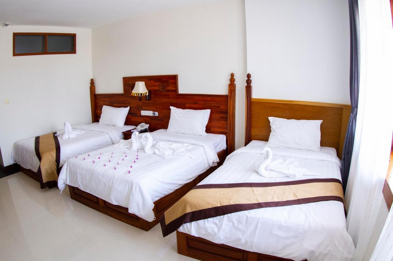 Kampong Thom Palace Hotel エクステリア 写真