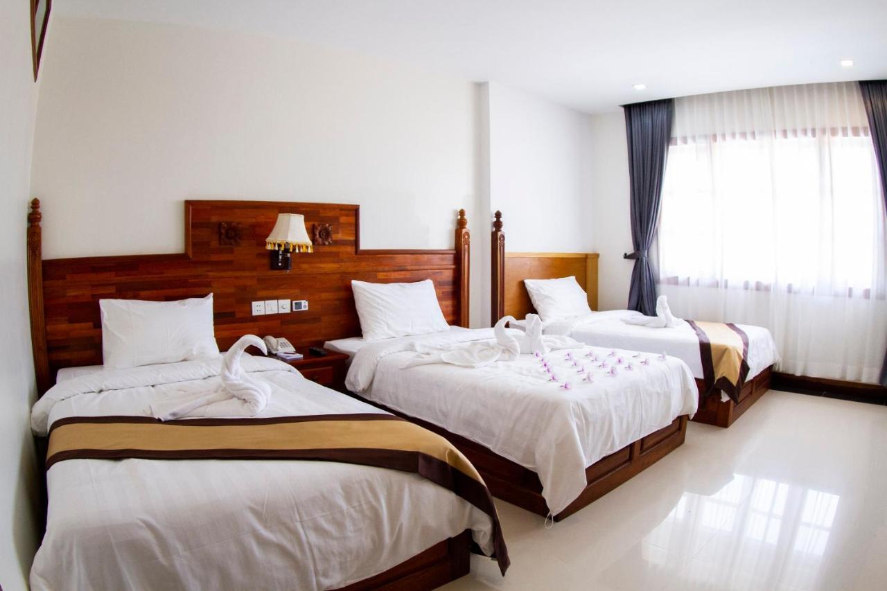 Kampong Thom Palace Hotel エクステリア 写真