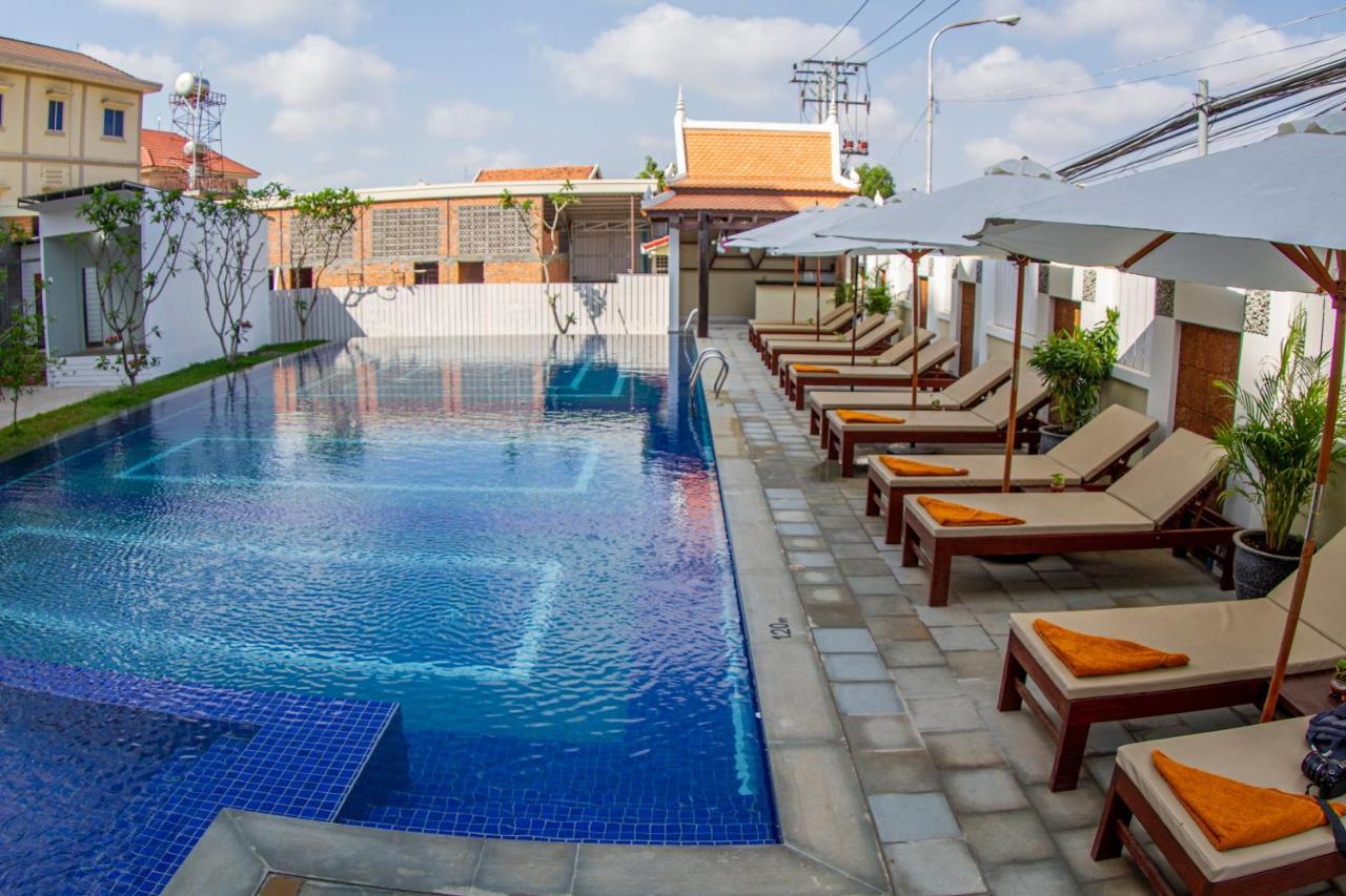 Kampong Thom Palace Hotel エクステリア 写真