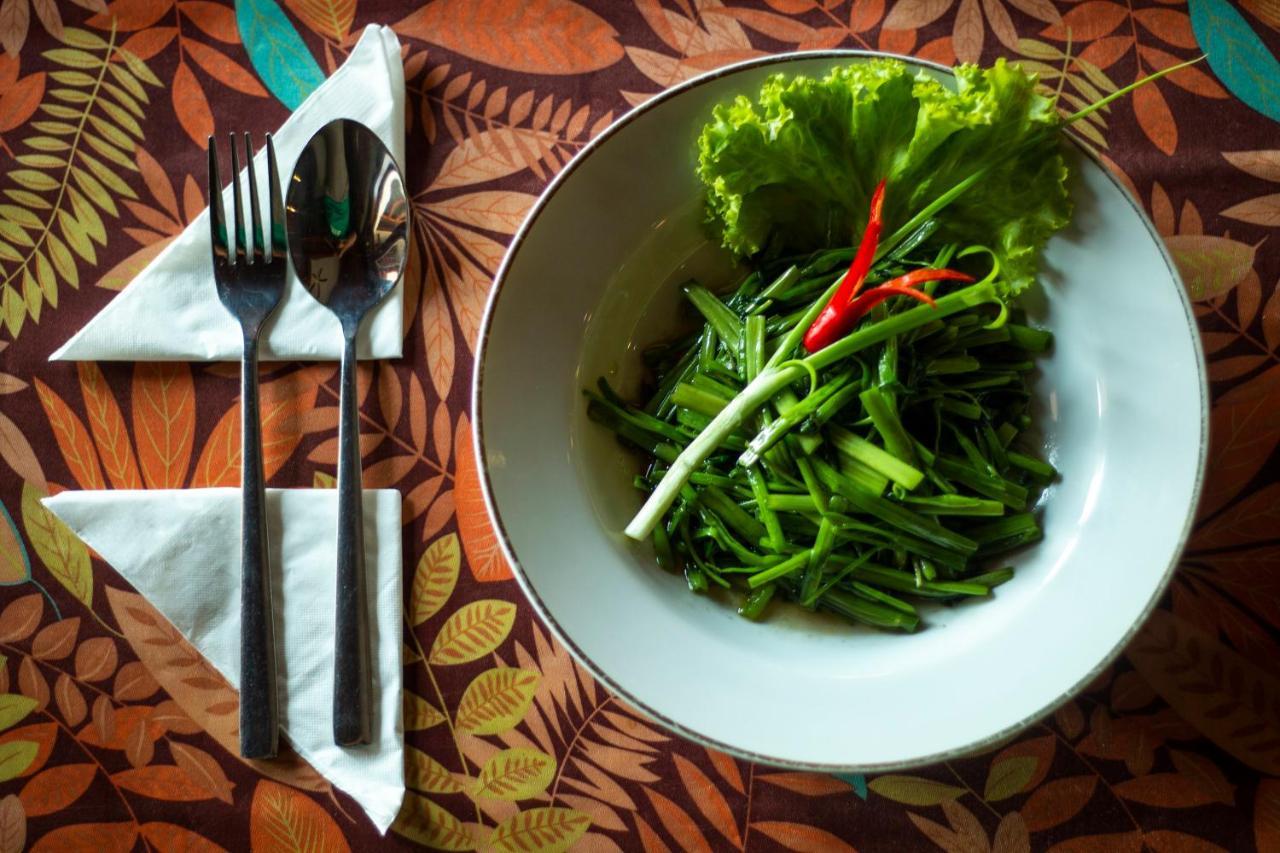 Kampong Thom Palace Hotel エクステリア 写真