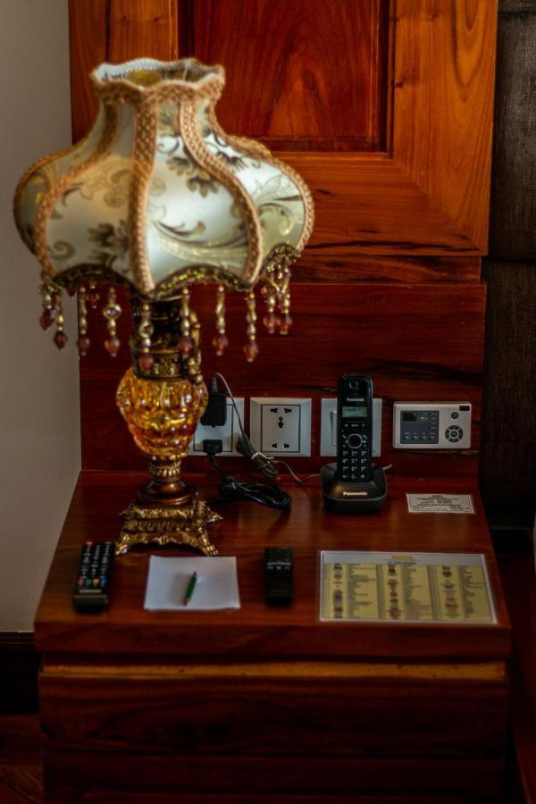 Kampong Thom Palace Hotel エクステリア 写真